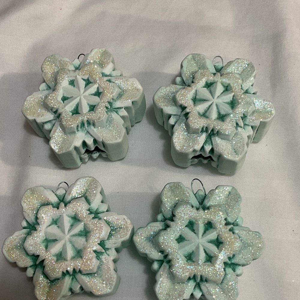 Snowflake ornaments - Picture 2 of 4